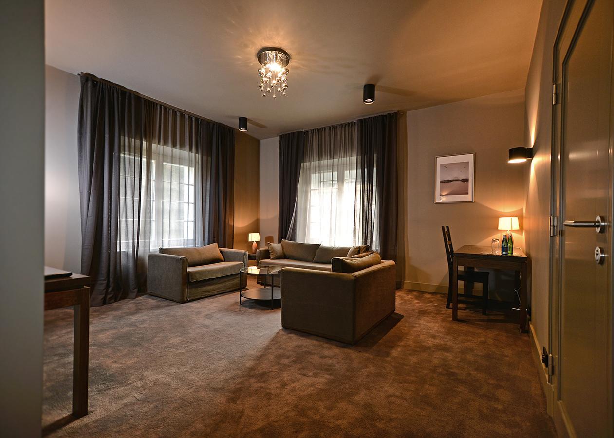 שצ'צ'אוונו-ז'דראוג' Hotel Biala Sala מראה חיצוני תמונה